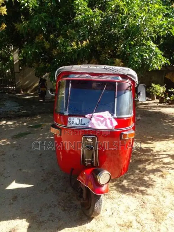 Bajaj RE 2 Stroke 2004 Three Wheel (Used)