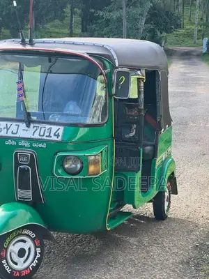 Bajaj 4 stroke 2011 Three Wheel (Used)