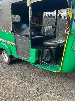 Bajaj 4 stroke 2011 Three Wheel (Used)