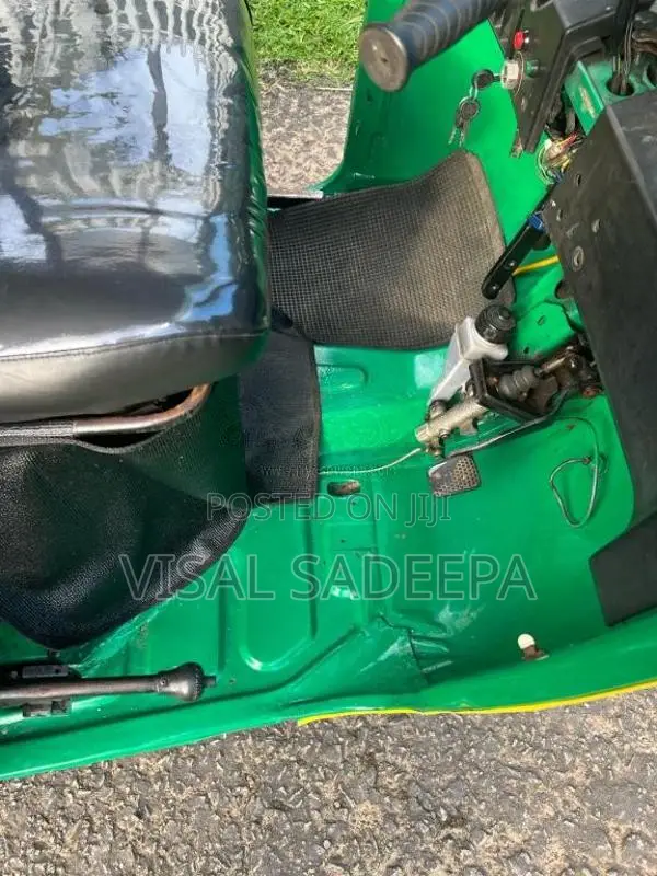 Bajaj 4 stroke 2011 Three Wheel (Used)
