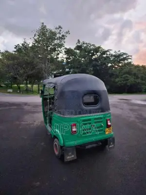 Bajaj RE 205 2017 Three Wheel (Used)
