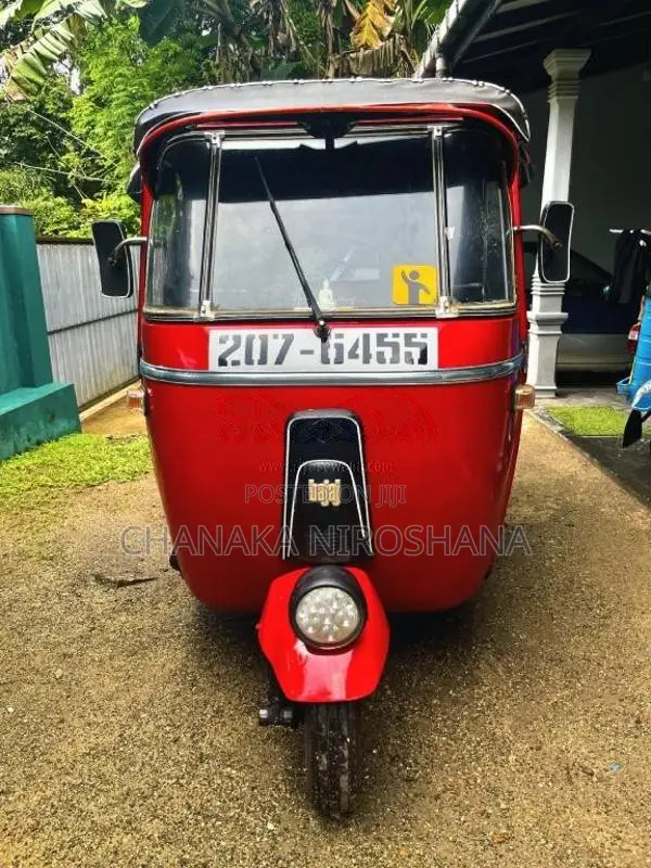 Bajaj 2 Stroke 2000 Three Wheel Brand New
