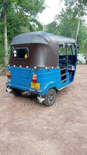 Bajaj 2 stroke 2006 Three Wheel (Used)