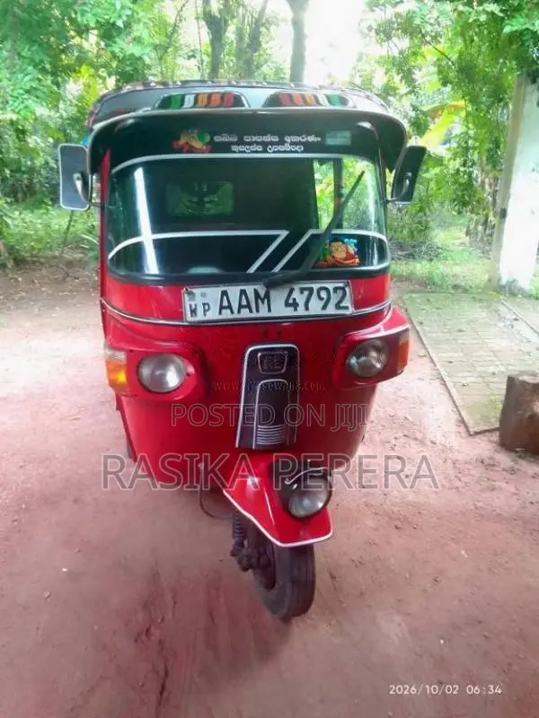 Bajaj 4 stroke 2013 Three Wheel (Used)