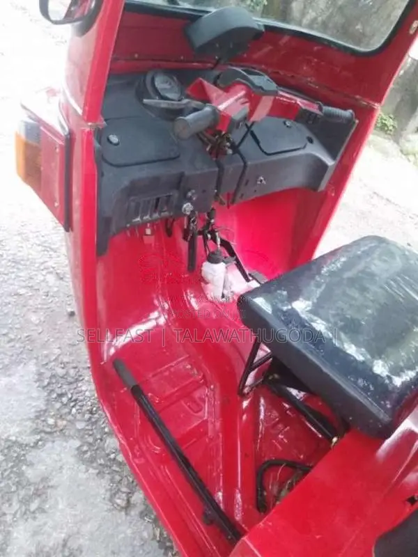 Bajaj Re 4 stroke 2010 Three Wheel (Used)