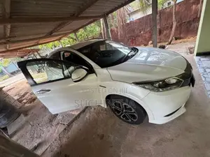 Honda Vezel 2015 SUV (Used)