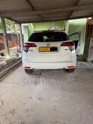 Honda Vezel 2015 SUV (Used)
