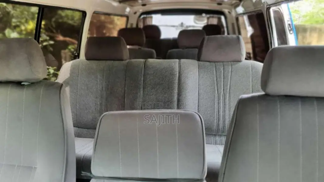 Toyota Dolphin 1994 Van (Used)