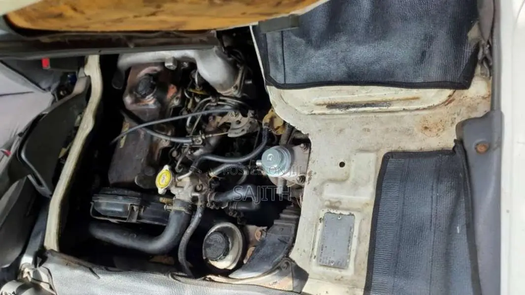 Toyota Dolphin 1994 Van (Used)