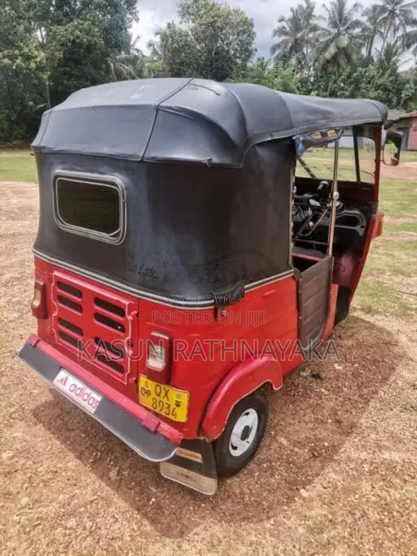 Bajaj 4 Stroke 2010 Three Wheel (Used)