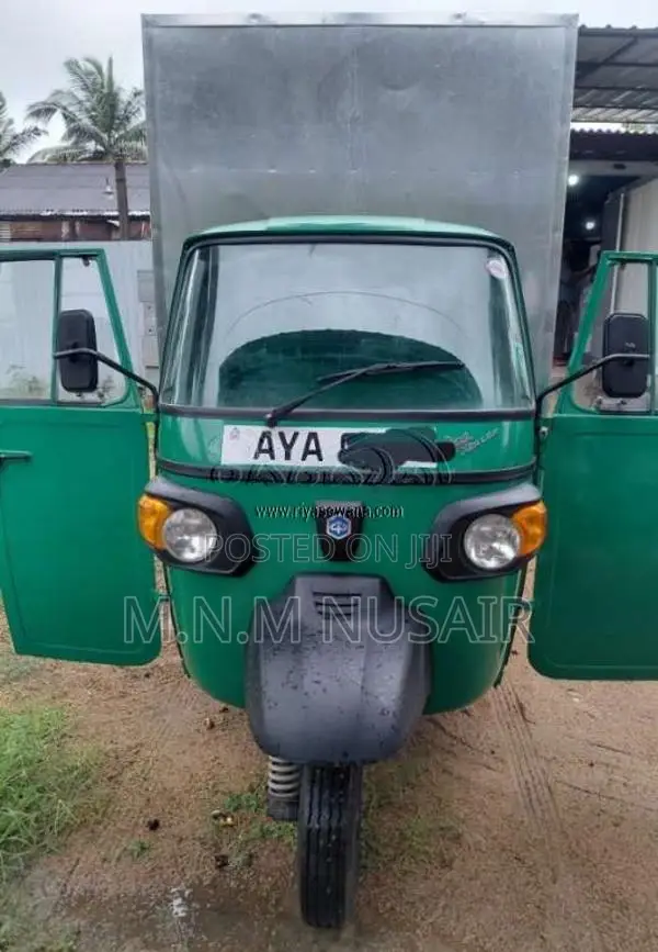 Bajaj RE 2026 Three Wheel (Used)