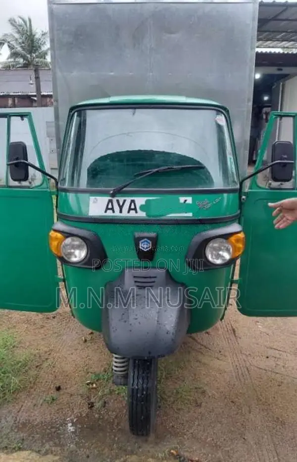 Bajaj RE 2026 Three Wheel (Used)