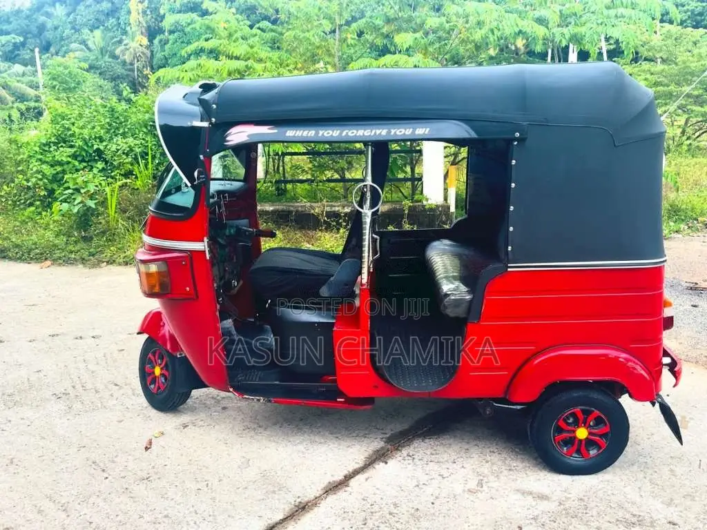 Bajaj RE 205 2012 Three Wheel (Used)