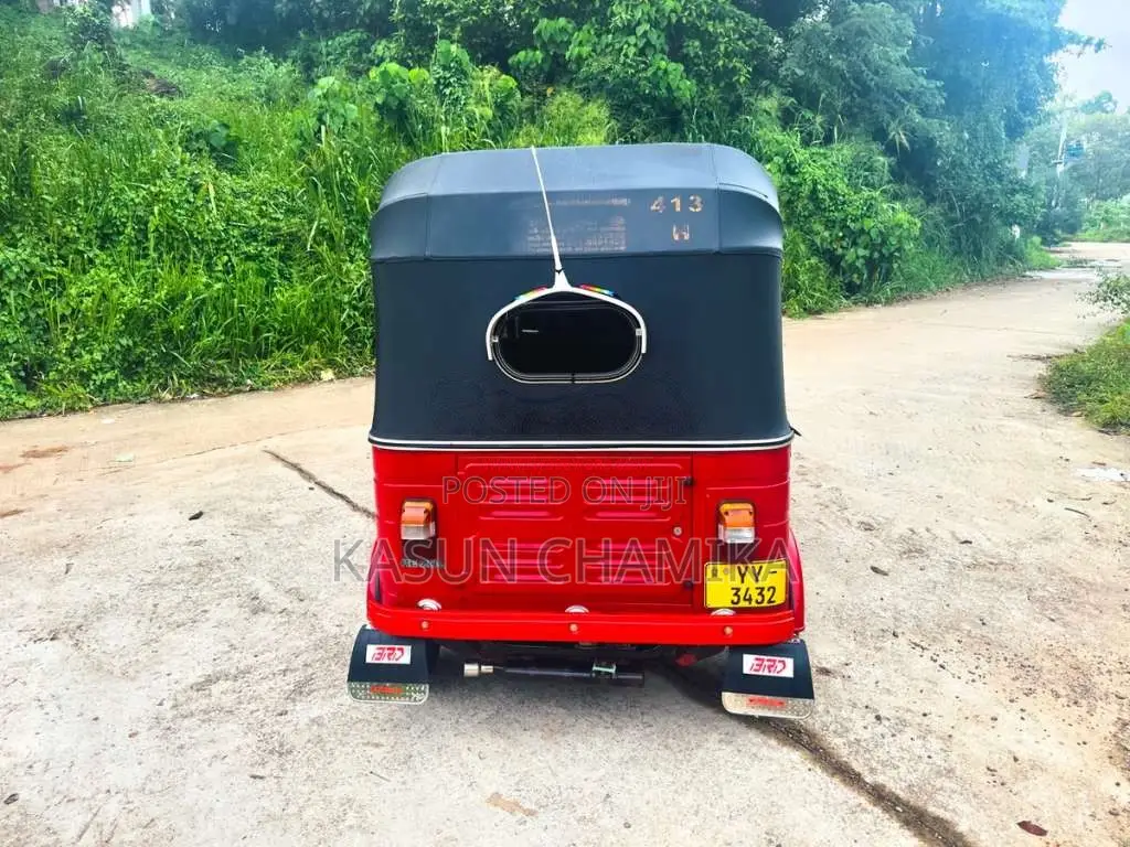 Bajaj RE 205 2012 Three Wheel (Used)