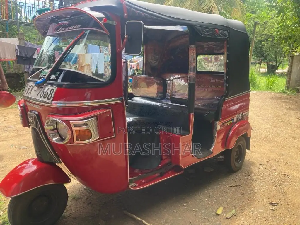 Bajaj RE 205 2012 Three Wheel (Used)