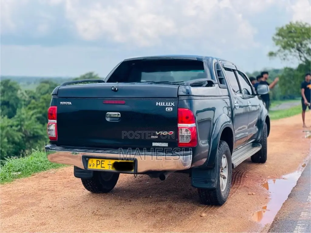 Toyota Hilux Vigo 2006 Pickup (Used)