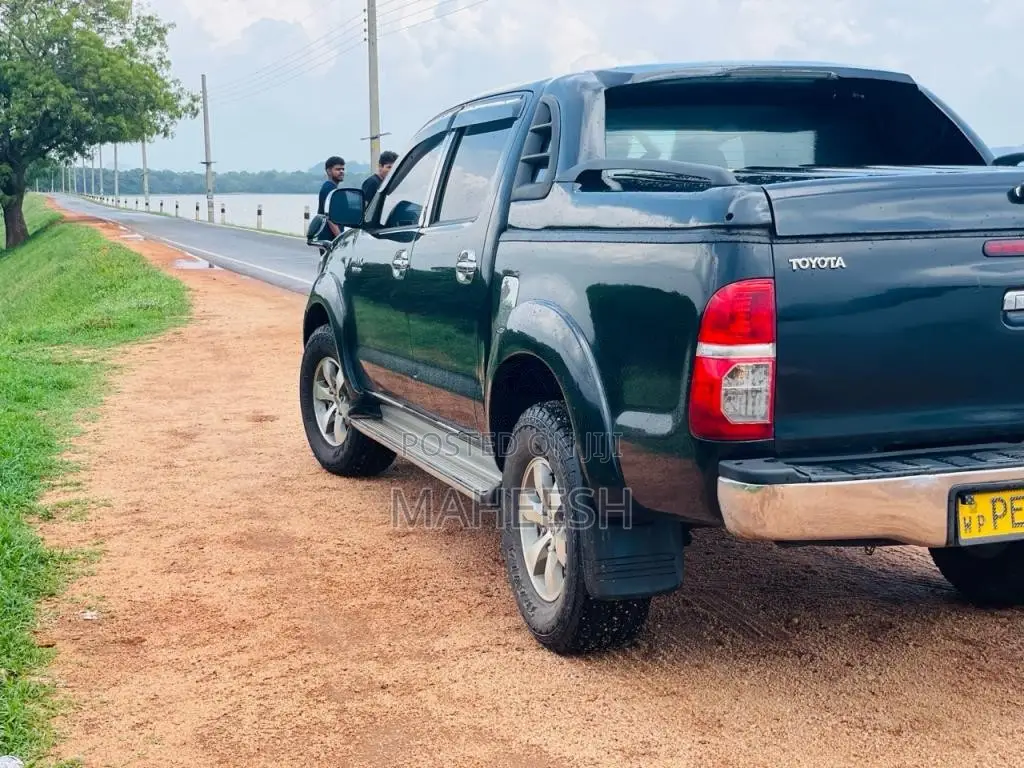 Toyota Hilux Vigo 2006 Pickup (Used)