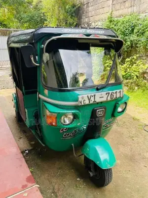 Bajaj 4 Stroke 2011 Three Wheel (Used)