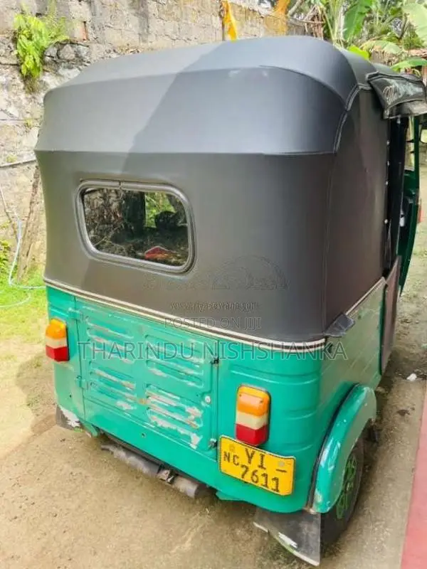 Bajaj 4 Stroke 2011 Three Wheel (Used)