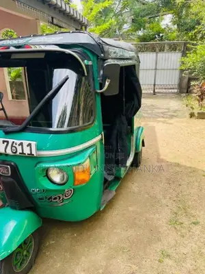 Bajaj 4 Stroke 2011 Three Wheel (Used)