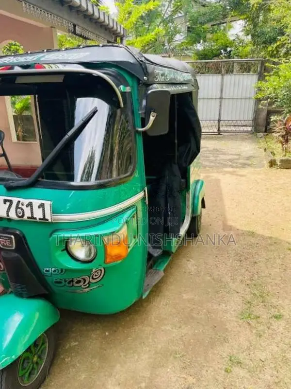 Bajaj 4 Stroke 2011 Three Wheel (Used)