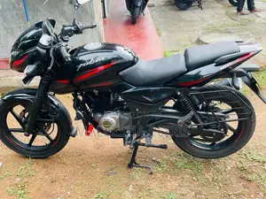 Bajaj Pulsar 2017 Motorbike (Used)