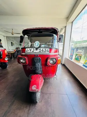 Bajaj 4 stroke 2011 Three Wheel (Used)