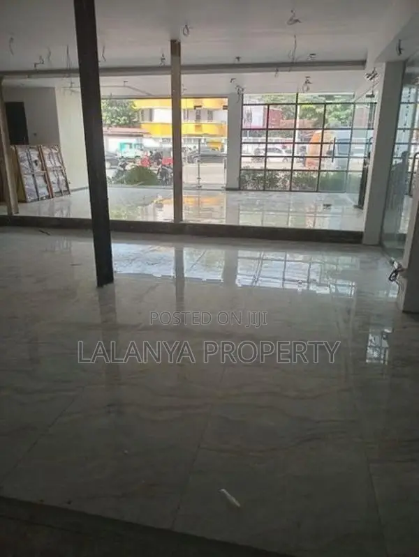 2500 Sqft Ground Floor Showroom Space for Rent in Colombo 07 CVVV- A2