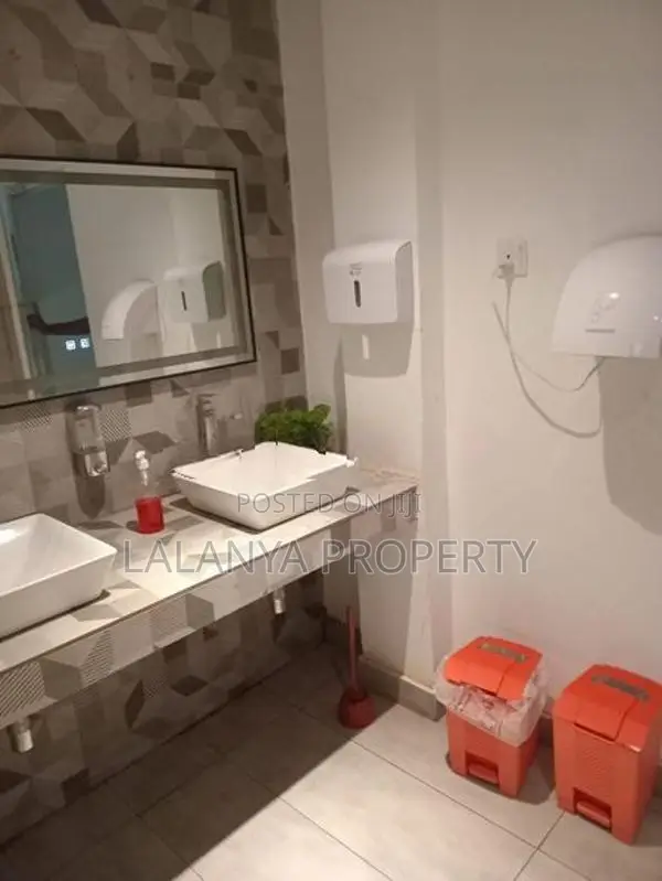 2500 Sqft Ground Floor Showroom Space for Rent in Colombo 07 CVVV- A2