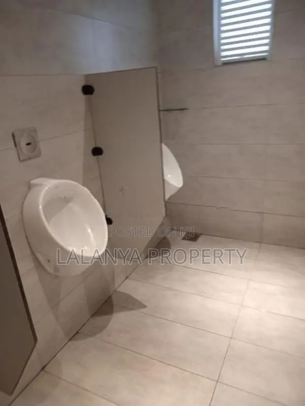 2500 Sqft Ground Floor Showroom Space for Rent in Colombo 07 CVVV- A2