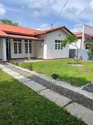 Guest house, Villa, Transit hotel for rent in Katunayake