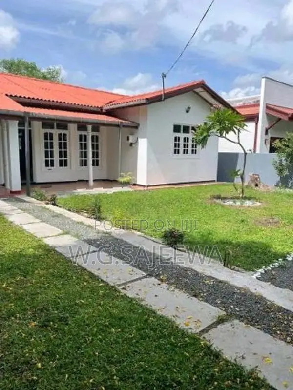 Guest house, Villa, Transit hotel for rent in Katunayake