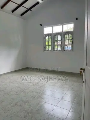 Guest house, Villa, Transit hotel for rent in Katunayake