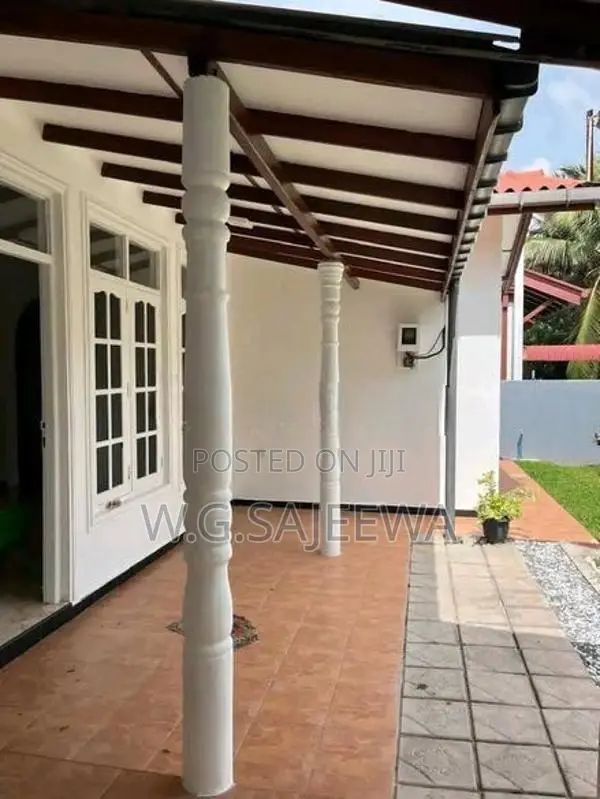 Guest house, Villa, Transit hotel for rent in Katunayake