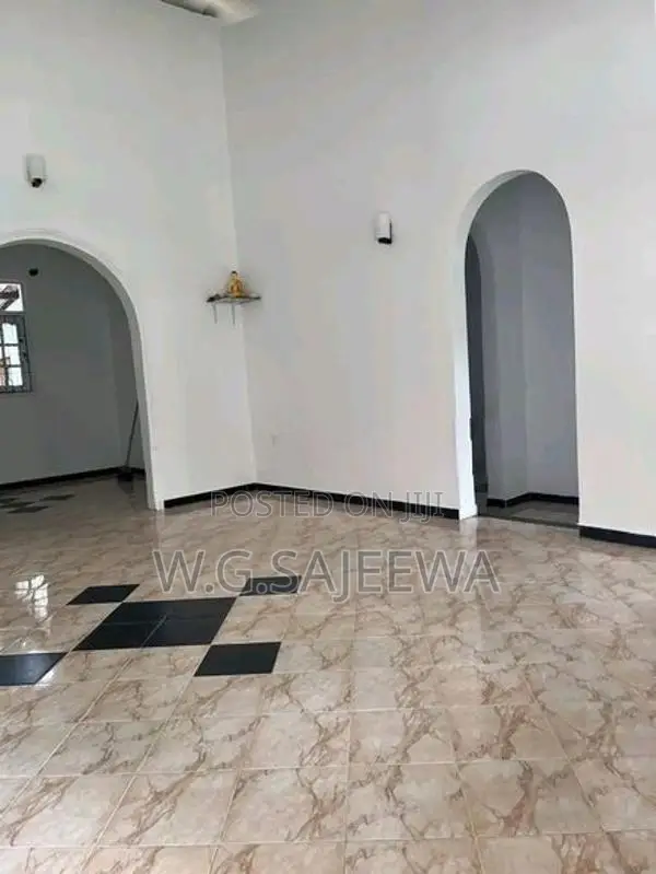 Guest house, Villa, Transit hotel for rent in Katunayake