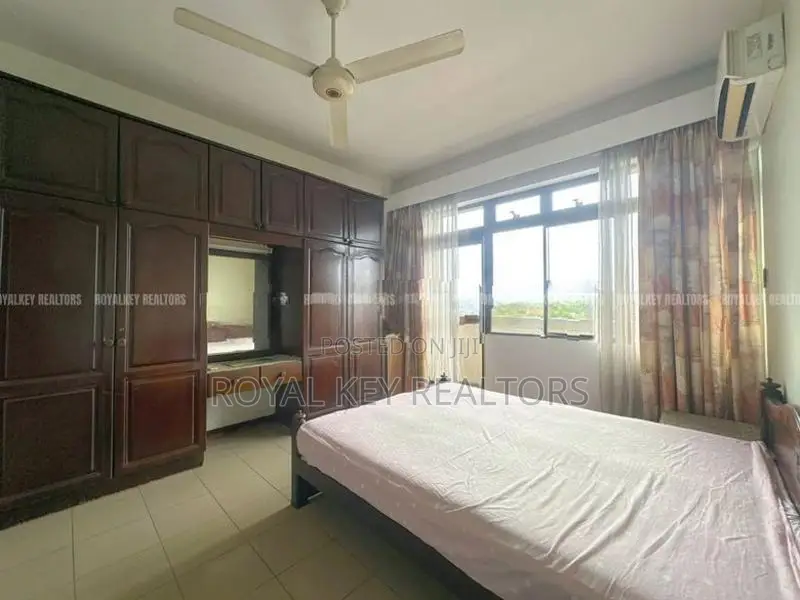 🏢 Flower Court – 03 BR Semi Furnished Apartment Duplex for Rent