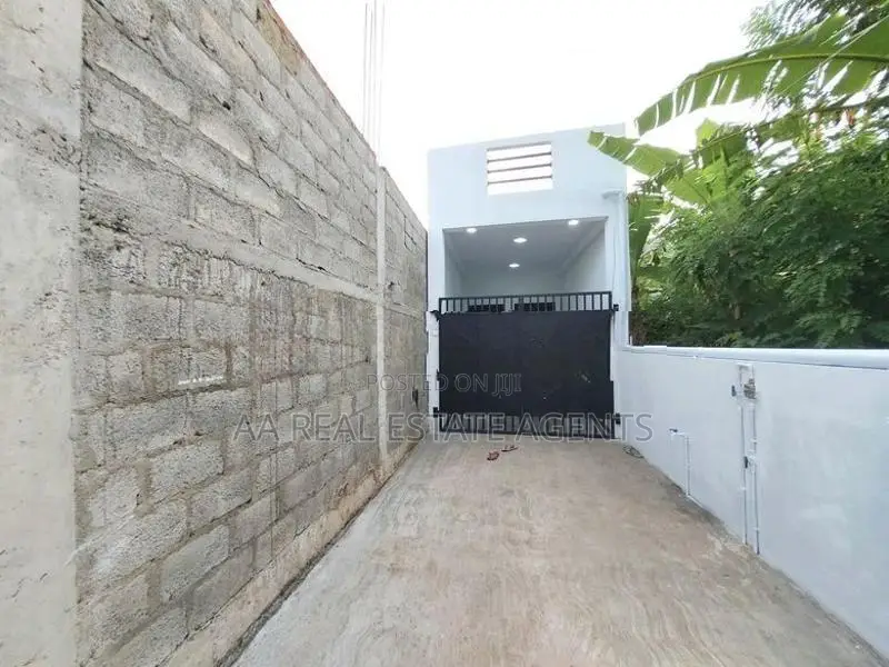 Brand New House with Slab for Sale in Kotikawatta