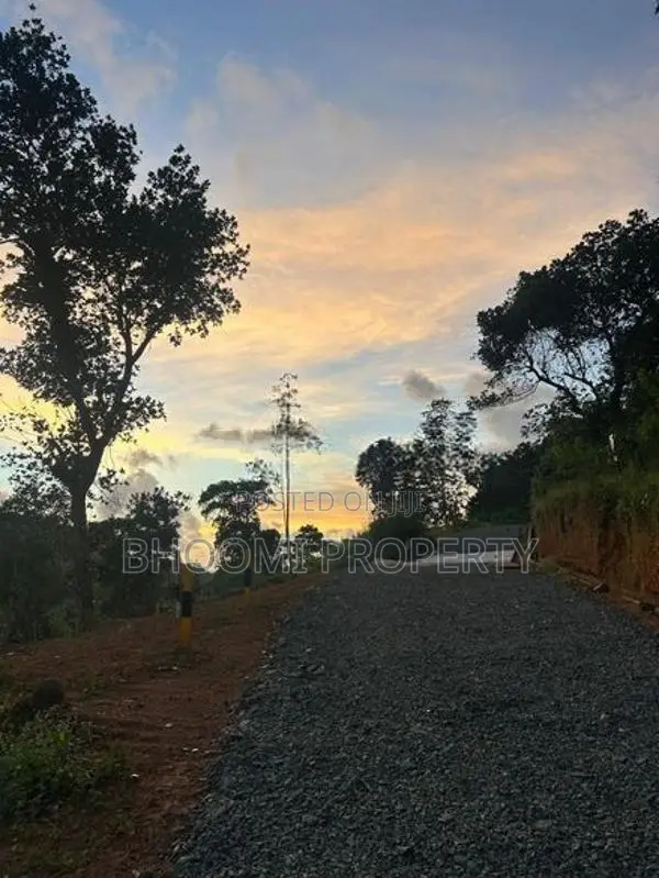 ගාල්ල පින්නදූව අධිවේගී පිවිසුමට ලගින්ම බිම් කොටසම