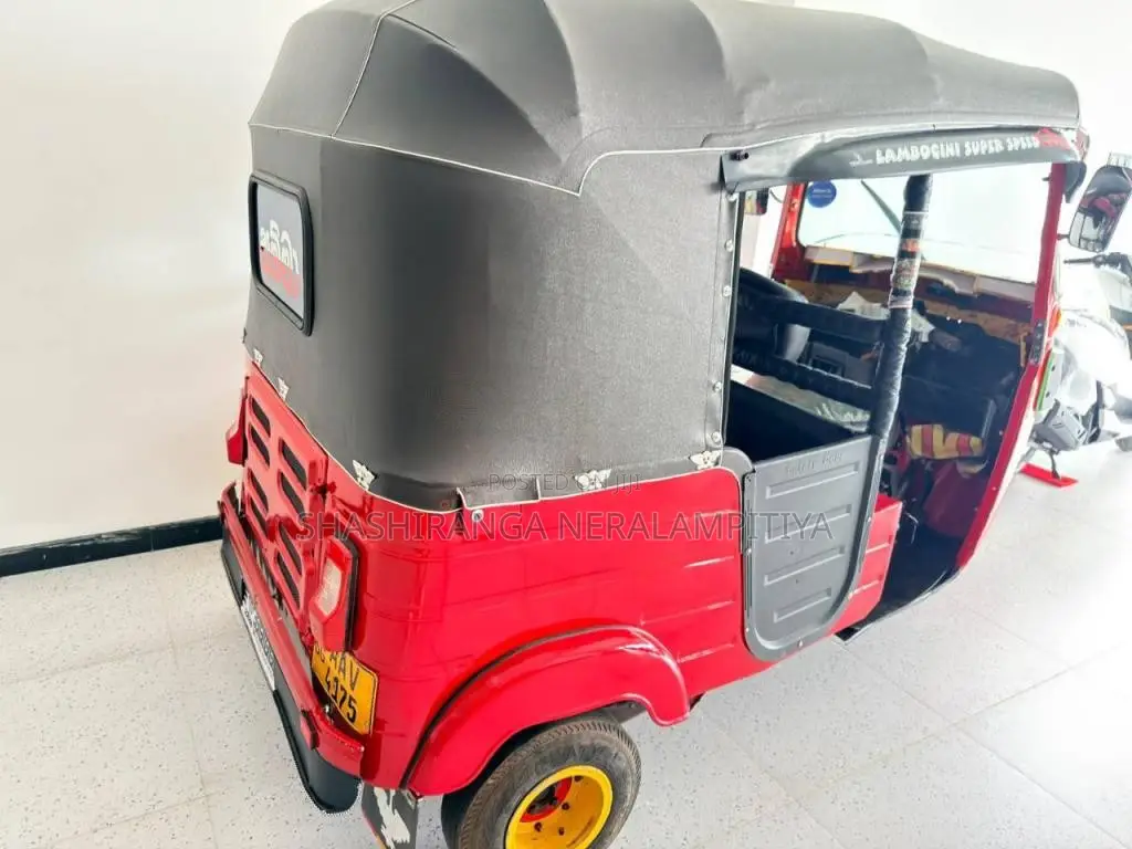 Bajaj Re 205 2014 Three Wheel (Used)