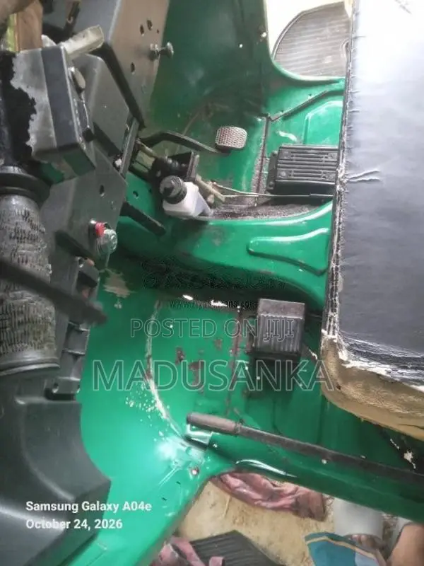 Bajaj RE 205 2013 Three Wheel (Used)