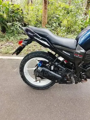 Bajaj Fz S 2011 Motorbike (Used)