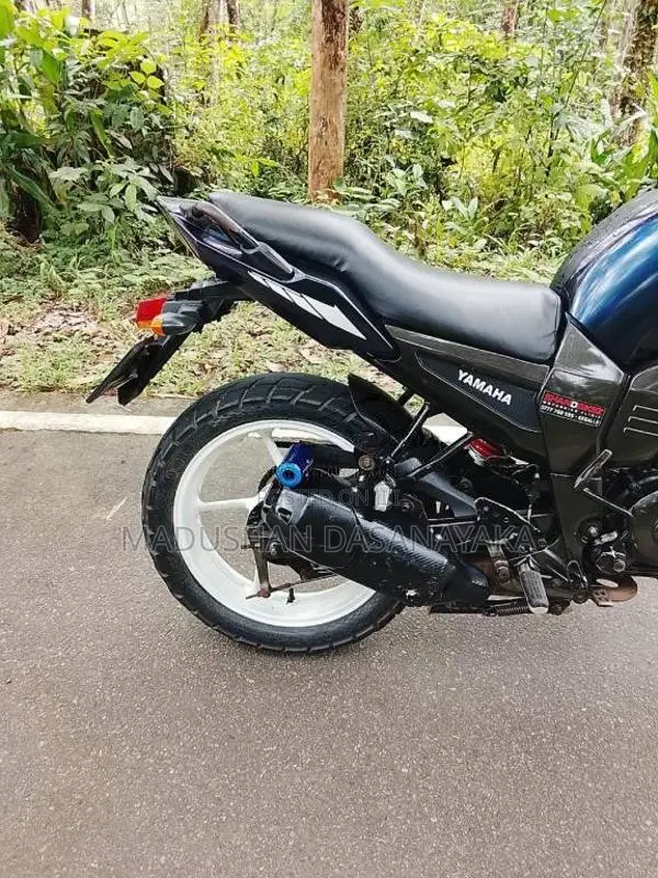 Bajaj Fz S 2011 Motorbike (Used)