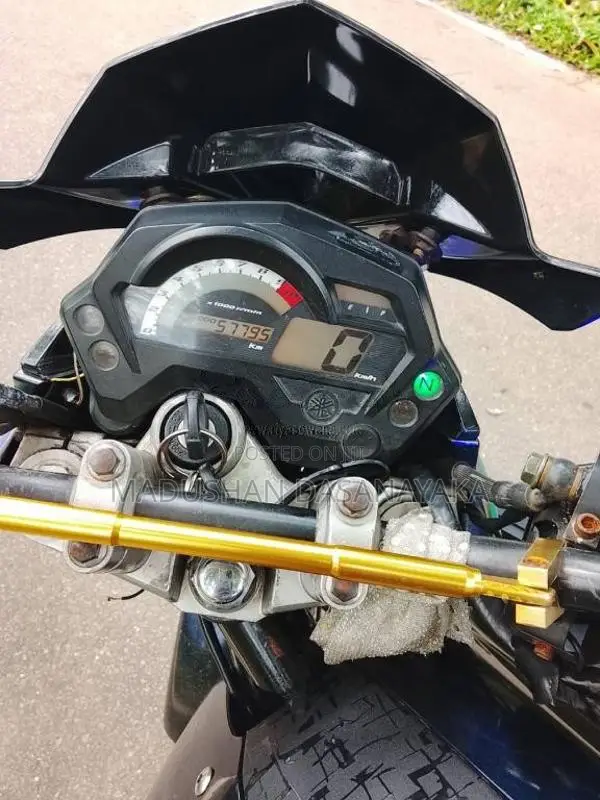 Bajaj Fz S 2011 Motorbike (Used)