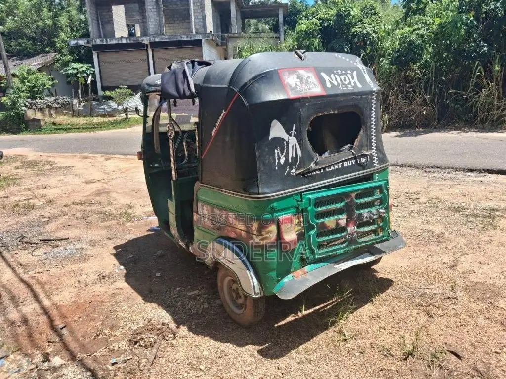 Bajaj 2 stroke 2004 Three Wheel (Used)