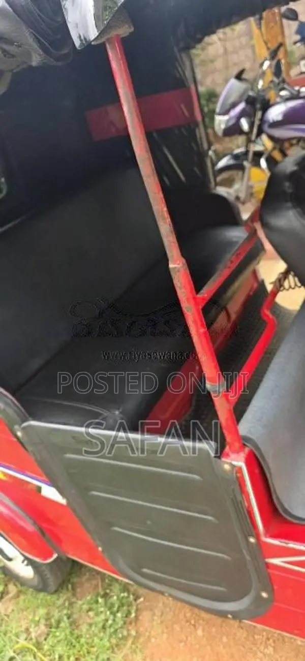 Bajaj 2 stroke 2006 Three Wheel (Used)