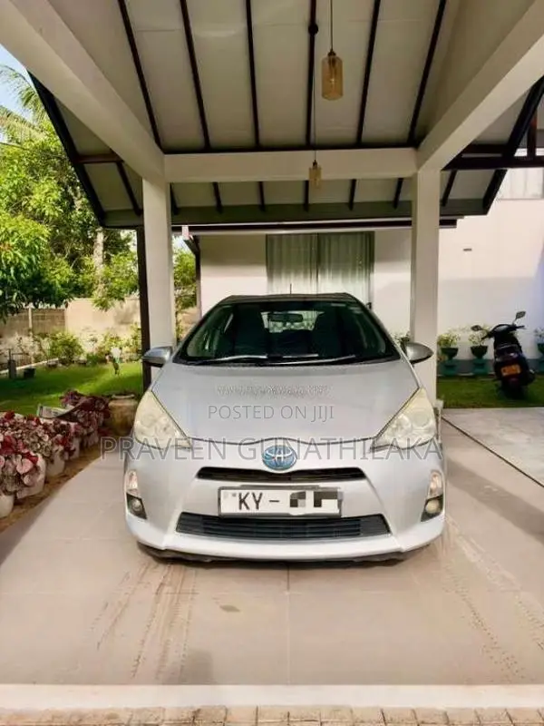 Toyota Aqua G Grade 2012 Car (Used)