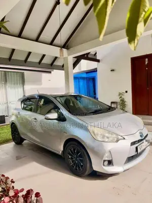 Toyota Aqua G Grade 2012 Car (Used)