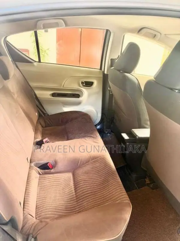 Toyota Aqua G Grade 2012 Car (Used)