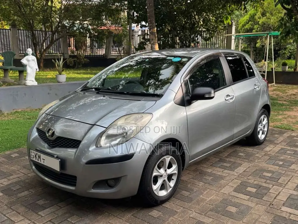 Toyota Vitz 2008 Car (Used)