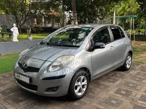 Toyota Vitz 2008 Car (Used)
